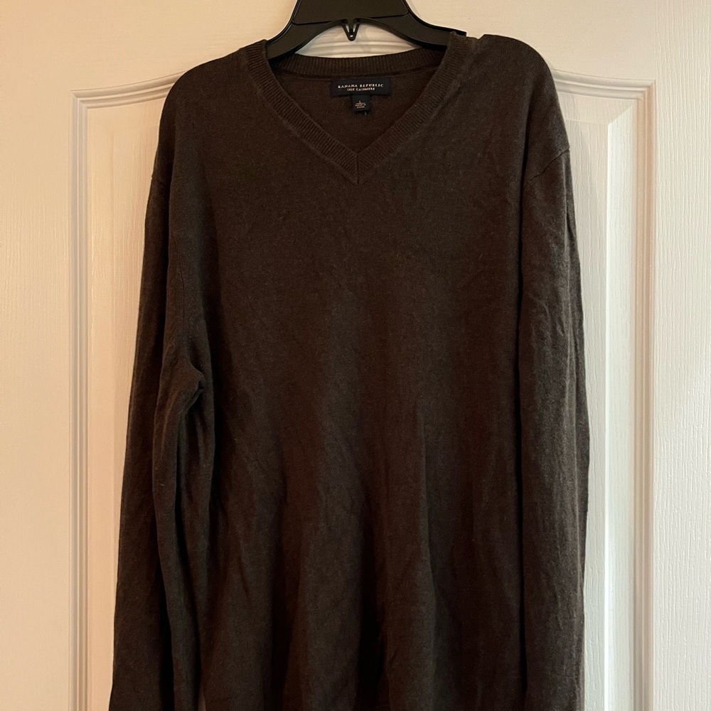 EUC Banana Republic silk cashmere sweater